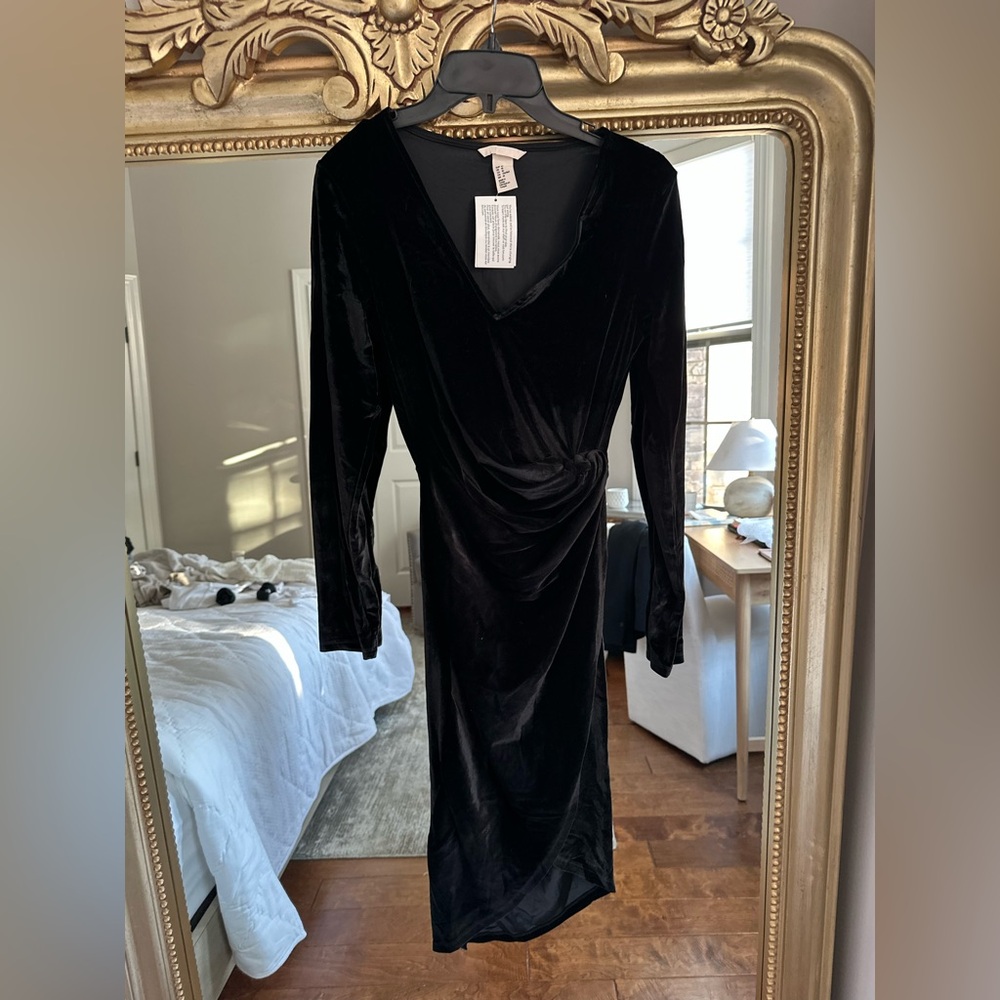 H&M Elegant Black‎ Velvet Dress
